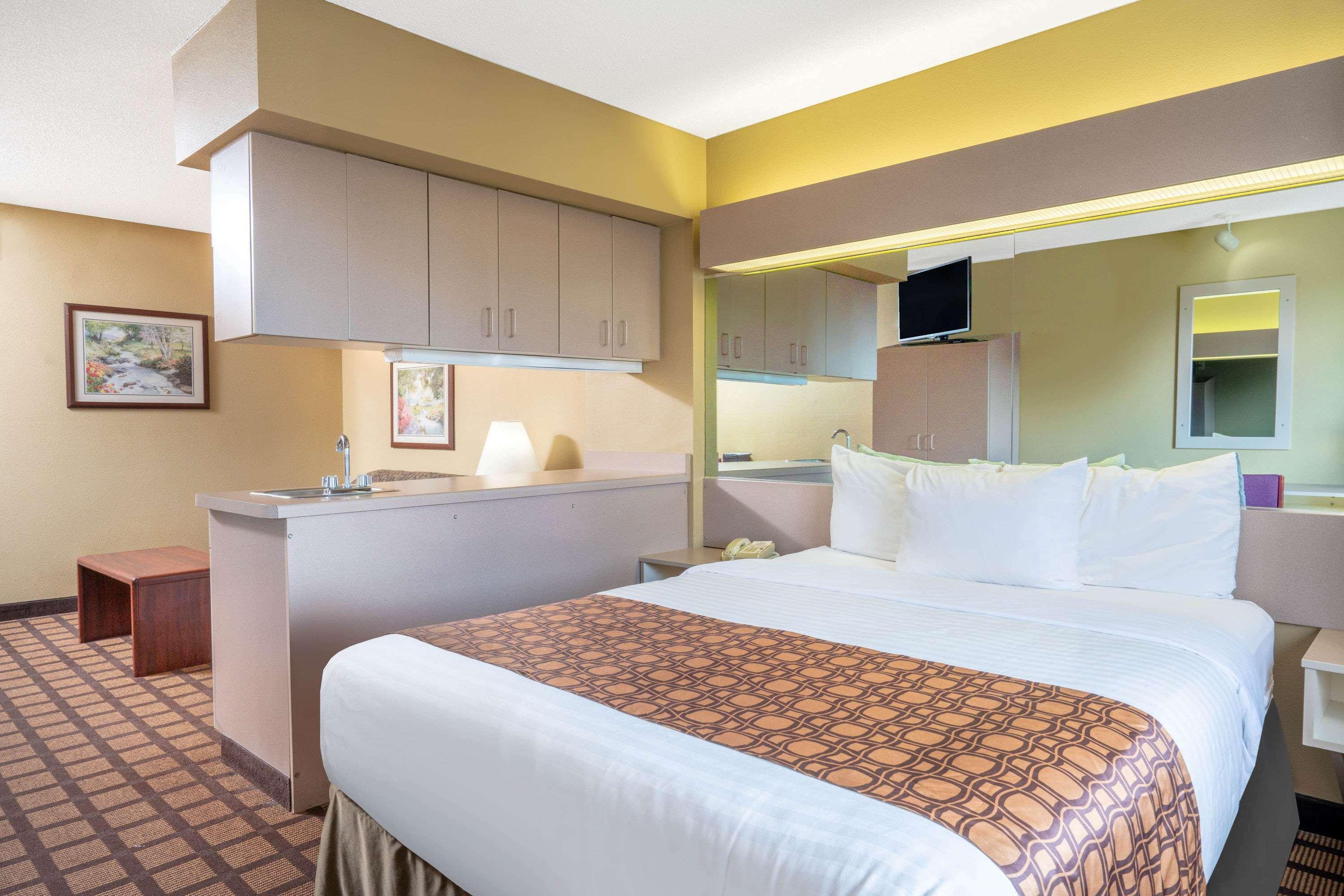 Microtel Inn & Suites By Wyndham Eagan/St Paul Exteriör bild